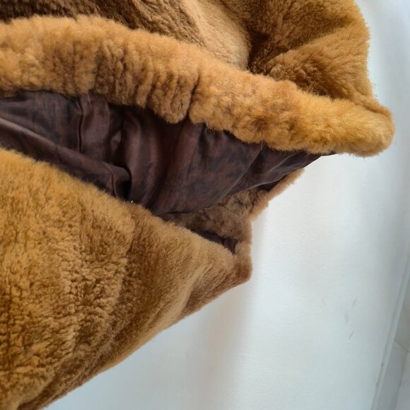 Vintage Gerard Samuel Women Fur Coat - Picture 8 of 17